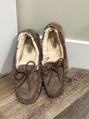 UGG DAKOTA ESPRESSO SUEDE/SHEEPSKIN MOCCASINS Sz 9